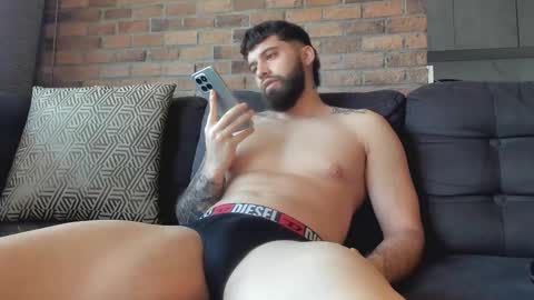 Snapshot of bryson_jace1 chatting on December 14, 12:32 pm Bryson Jace online show from December 14, 12:32 pm