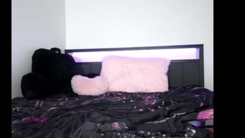 Queen Lola XXX online show from June 26, 5:45 am
