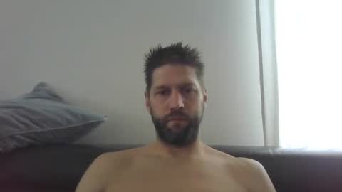 bubblebee1982 online show from October 10, 9:41 am