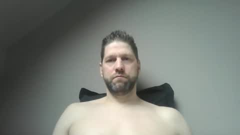 bubblebee1982 online show from February 1, 8:35 am