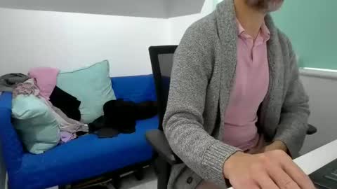 Snapshot of bubblebumdave chatting on October 1, 9:37 am Bubblebum online show from October 1, 9:37 am