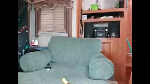 Snapshot of bubblebutt417 chatting on May 23, 9:52 pm Max candi online show from May 23, 9:52 pm
