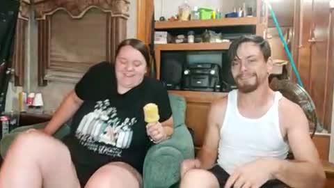 Snapshot of bubblebutt417 chatting on June 21, 2:25 am Max candi online show from June 21, 2:25 am