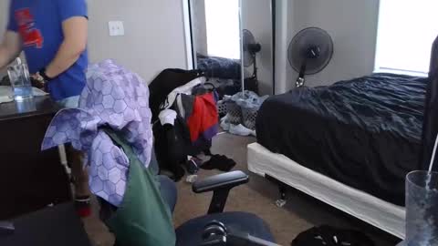 BubblebuttBdn online show from September 28, 6:35 pm