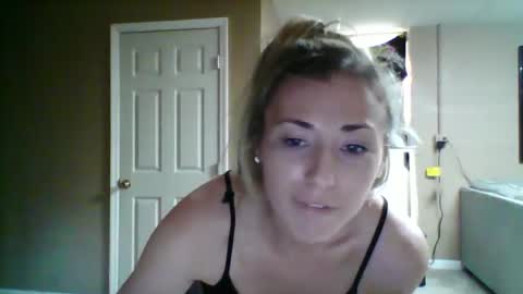 Snapshot of bubblesxxx615xxx601 chatting on April 19, 1:10 pm bubbles online show from April 19, 1:10 pm