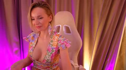 Snapshot of bubbling_crush chatting on February 21, 8:38 pm bubbling_crush online show from February 21, 8:38 pm
