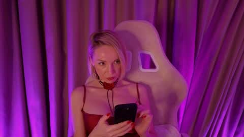 Snapshot of bubbling_crush chatting on February 27, 1:05 am bubbling_crush online show from February 27, 1:05 am