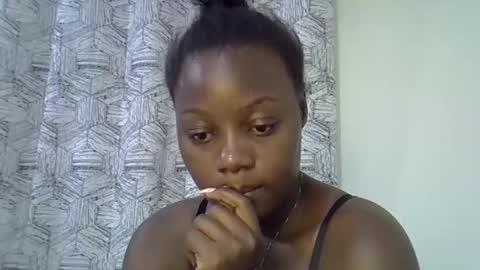 bubbly_ass30 online show from December 22, 7:44 pm