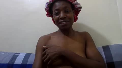 Snapshot of bubbly_jocyce chatting on June 8, 8:53 pm talisha online show from June 8, 8:53 pm
