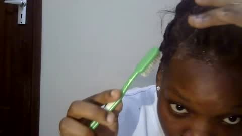 Snapshot of bubblyebony_01 chatting on June 14, 10:17 am Lucy online show from June 14, 10:17 am