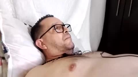 Snapshot of buchs32 chatting on October 21, 5:52 am buchs32 online show from October 21, 5:52 am