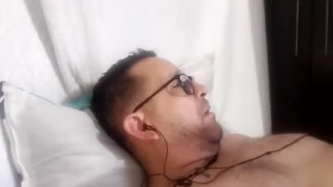 Snapshot of buchs32 chatting on October 23, 5:40 am buchs32 online show from October 23, 5:40 am