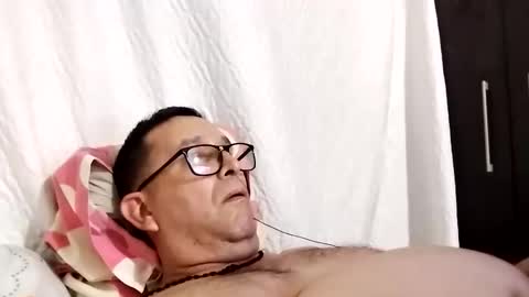 Snapshot of buchs32 chatting on December 16, 5:01 am buchs32 online show from December 16, 5:01 am