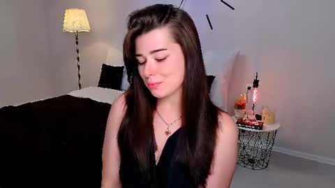 Ari online show from July 28, 4:39 pm