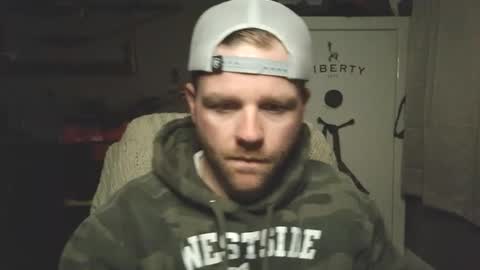 Snapshot of buckwild69204 chatting on February 4, 11:27 pm buckwild69204 online show from February 4, 11:27 pm