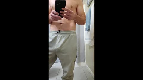 buckwildbrad37 online show from December 4, 4:48 pm