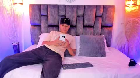 buda cataleya online show from March 26, 11:27 am