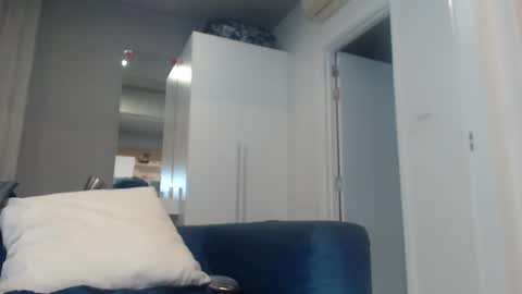 buddiup2 online show from January 1, 1:37 pm