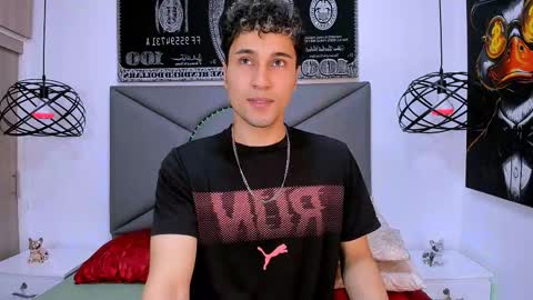 Snapshot of buddy_whitte chatting on February 11, 5:18 pm Buddy Whitte online show from February 11, 5:18 pm