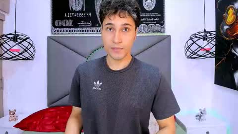 Snapshot of buddy_whitte chatting on February 18, 4:58 pm Buddy Whitte online show from February 18, 4:58 pm