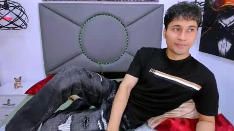 Snapshot of buddy_whitte chatting on February 26, 1:32 pm Buddy Whitte online show from February 26, 1:32 pm