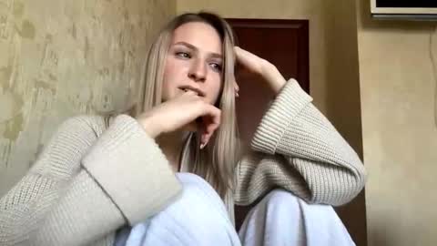 buenamorey online show from February 4, 9:15 am