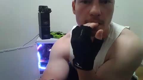 Snapshot of buffjezza27 chatting on June 7, 11:52 pm buffgymjunkie27 online show from June 7, 11:52 pm