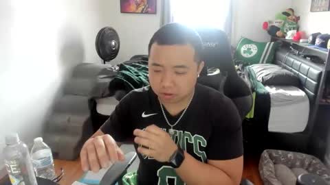 buffsexyman24 online show from March 7, 4:15 pm