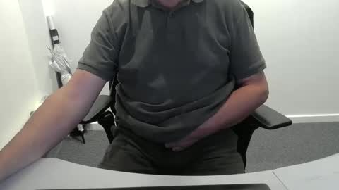 Snapshot of buggemann chatting on September 23, 2:47 am buggemann online show from September 23, 2:47 am