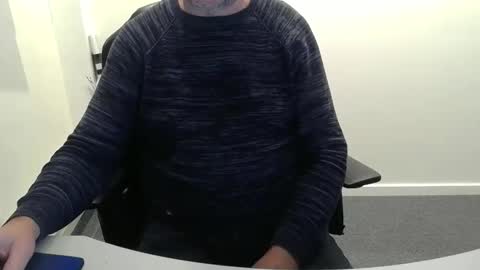 Snapshot of buggemann chatting on October 29, 4:04 am buggemann online show from October 29, 4:04 am