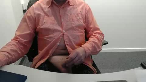 Snapshot of buggemann chatting on October 31, 4:02 am buggemann online show from October 31, 4:02 am