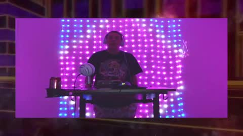 Snapshot of bugraver420 chatting on March 31, 2:35 am Moose noodles online show from March 31, 2:35 am