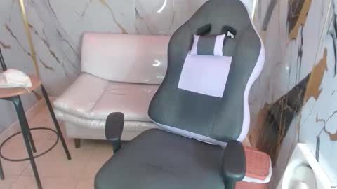 bull_cam online show from February 4, 2:17 am