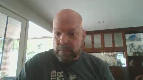 Snapshot of bulldog302w chatting on February 15, 2:25 pm bulldog302w online show from February 15, 2:25 pm