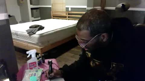 Snapshot of bungalowentertainment chatting on November 13, 6:56 am Bungalow Entertainment online show from November 13, 6:56 am