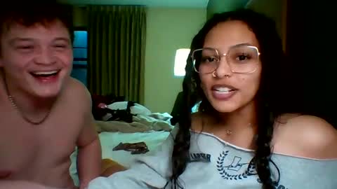 bunniandbyrdd online show from February 1, 1:55 am