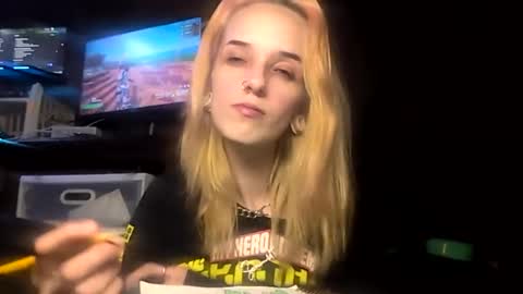 bunniandcryme online show from April 9, 3:06 am