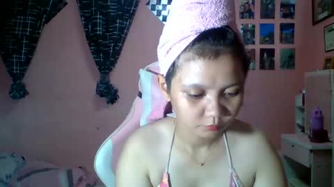 bunny_flower18 online show from May 29, 9:40 am