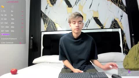 bunny online show from December 4, 12:36 pm