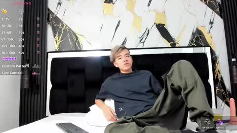 bunny online show from December 4, 3:43 pm
