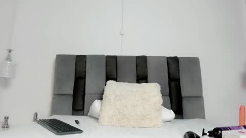 bunny online show from December 9, 3:11 pm