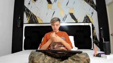 bunny online show from December 12, 12:44 pm
