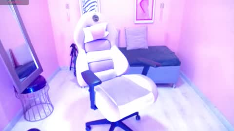 ... .          . ... online show from December 5, 2:58 pm