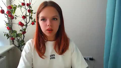 Snapshot of bunnybloom_ chatting on September 24, 6:39 am Ariel online show from September 24, 6:39 am