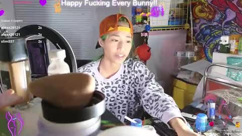 Snapshot of bunnycheekz chatting on January 27, 5:03 am Tokki bunny online show from January 27, 5:03 am