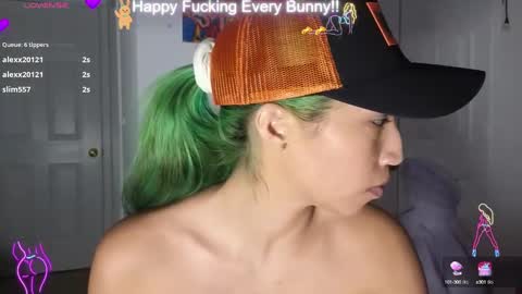 Snapshot of bunnycheekz chatting on January 28, 5:11 am Tokki bunny online show from January 28, 5:11 am