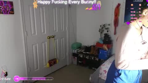 Snapshot of bunnycheekz chatting on February 9, 11:04 pm Tokki bunny online show from February 9, 11:04 pm