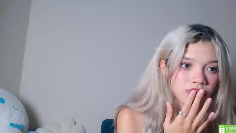 Snapshot of bunnypink2 chatting on March 2, 5:08 am Emma online show from March 2, 5:08 am