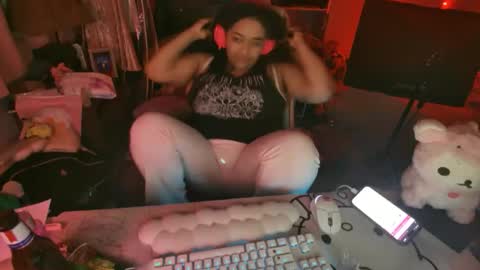 Snapshot of bunnyslittlecum chatting on December 18, 7:47 am Bunnygirl Onyx online show from December 18, 7:47 am