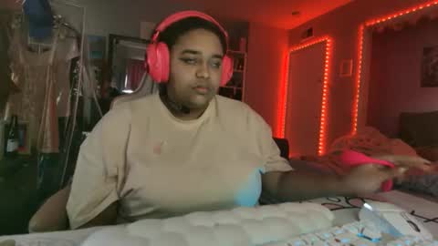 Snapshot of bunnyslittlecum chatting on December 19, 12:06 am Bunnygirl Onyx online show from December 19, 12:06 am